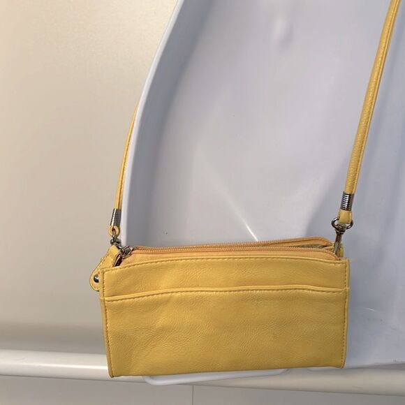 Follow Me Handbag - Picture 1 of 9